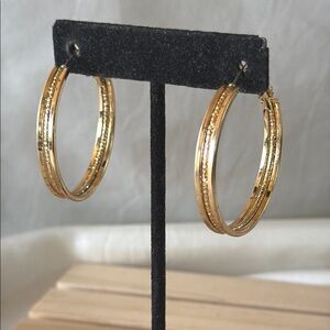 Multi-Band Textured Hoop Earrings Elegant Classic Timeless Gold Tone Hoops